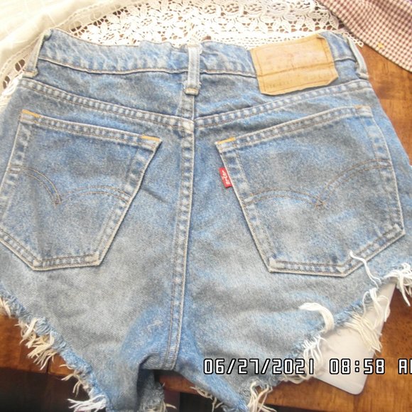 High-waisted jean shorts - Picture 4 of 4